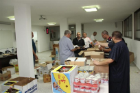  بالصور: جمعية نماء بيافا توزع الطرود الغذائية على العائلات الفقيرة بمناسبة الشهر الفضيل